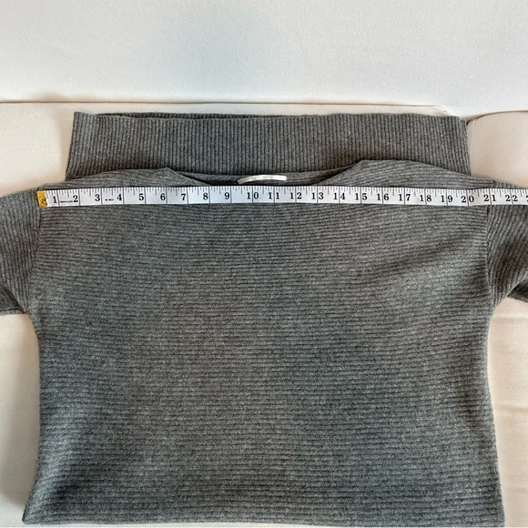 Cashmere sweater dress - Picture 8 of 15